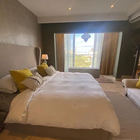 St Julians Luxurious Penthouse With Pool Enjoying Distant Seaviews Apartmán Saint Julian's