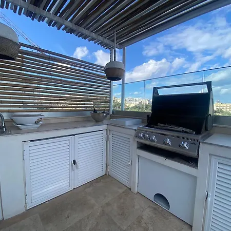 St Julians Luxurious Penthouse With Pool Enjoying Distant Seaviews *