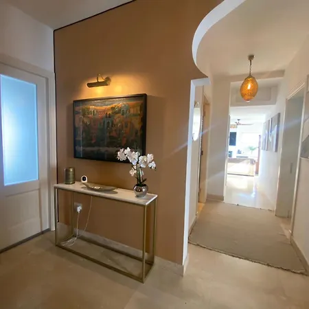 St Julians Luxurious Penthouse With Pool Enjoying Distant Seaviews Apartmán Saint Julian's