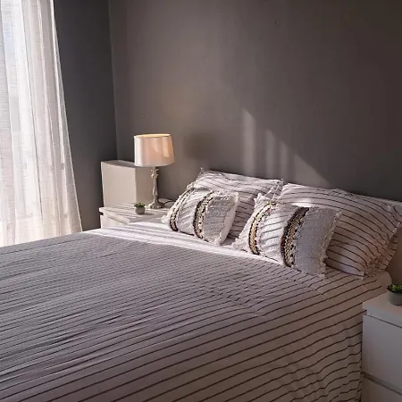 St Julians Luxurious Penthouse With Pool Enjoying Distant Seaviews 아파트