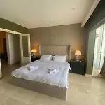 Appartement St Julians Luxurious Penthouse With Pool Enjoying Distant Seaviews