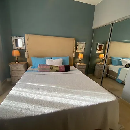 St Julians Luxurious Penthouse With Pool Enjoying Distant Seaviews 公寓 Saint Julian's