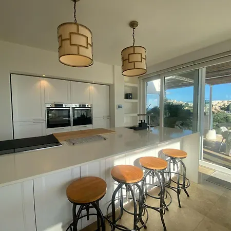St Julians Luxurious Penthouse With Pool Enjoying Distant Seaviews Apartment San Ġiljan
