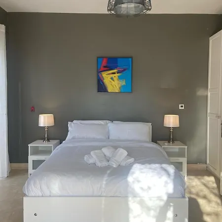 公寓 St Julians Luxurious Penthouse With Pool Enjoying Distant Seaviews *