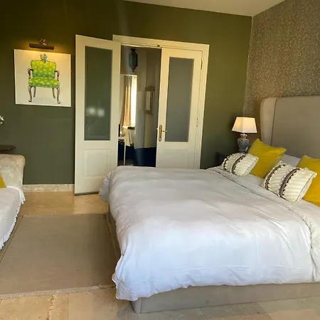 St Julians Luxurious Penthouse With Pool Enjoying Distant Seaviews San Julián